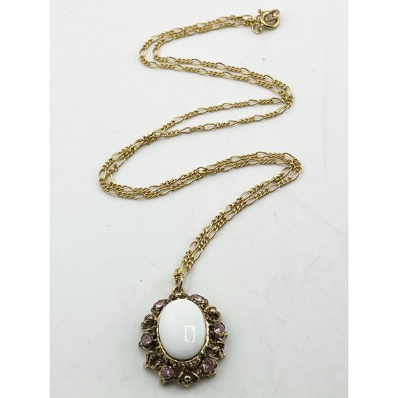 Vintage white milk glass pendant necklace